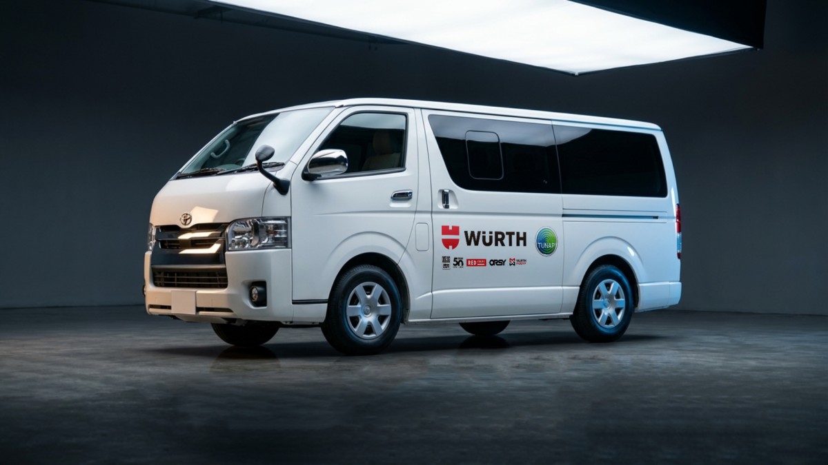 ウルト展示キャラバン